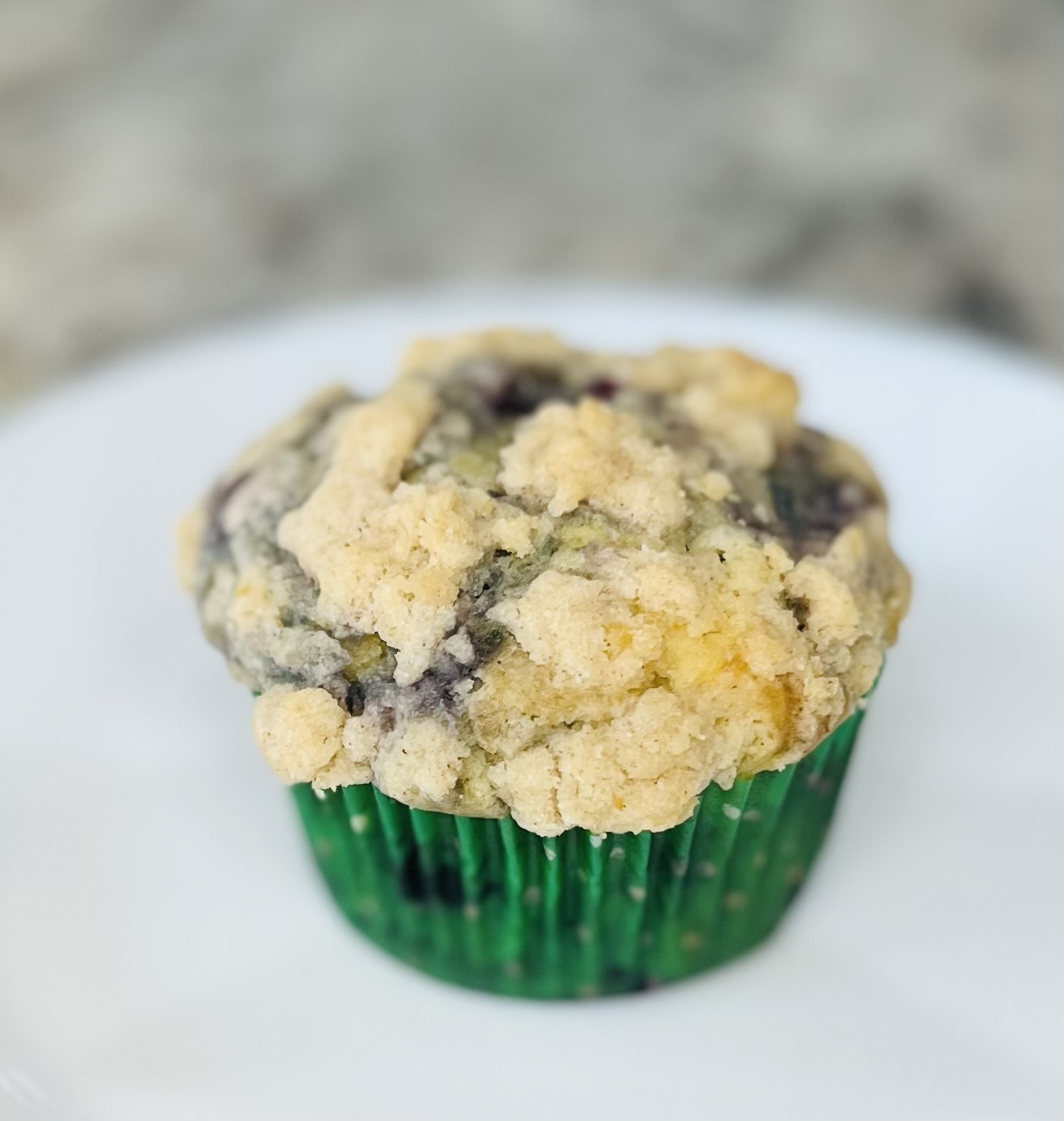 Blueberry muffin with streusel crumble